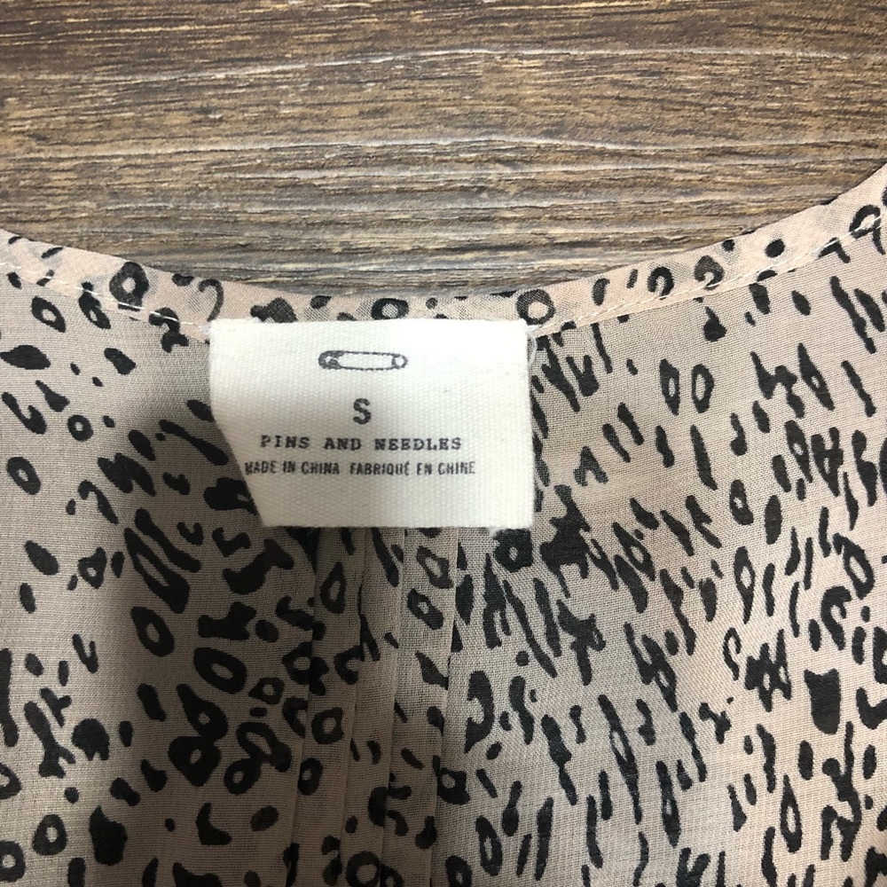 Urban Outfitters brand pins & needles Sheer Trendy Pattern blouse size small - Picture 10 of 11
